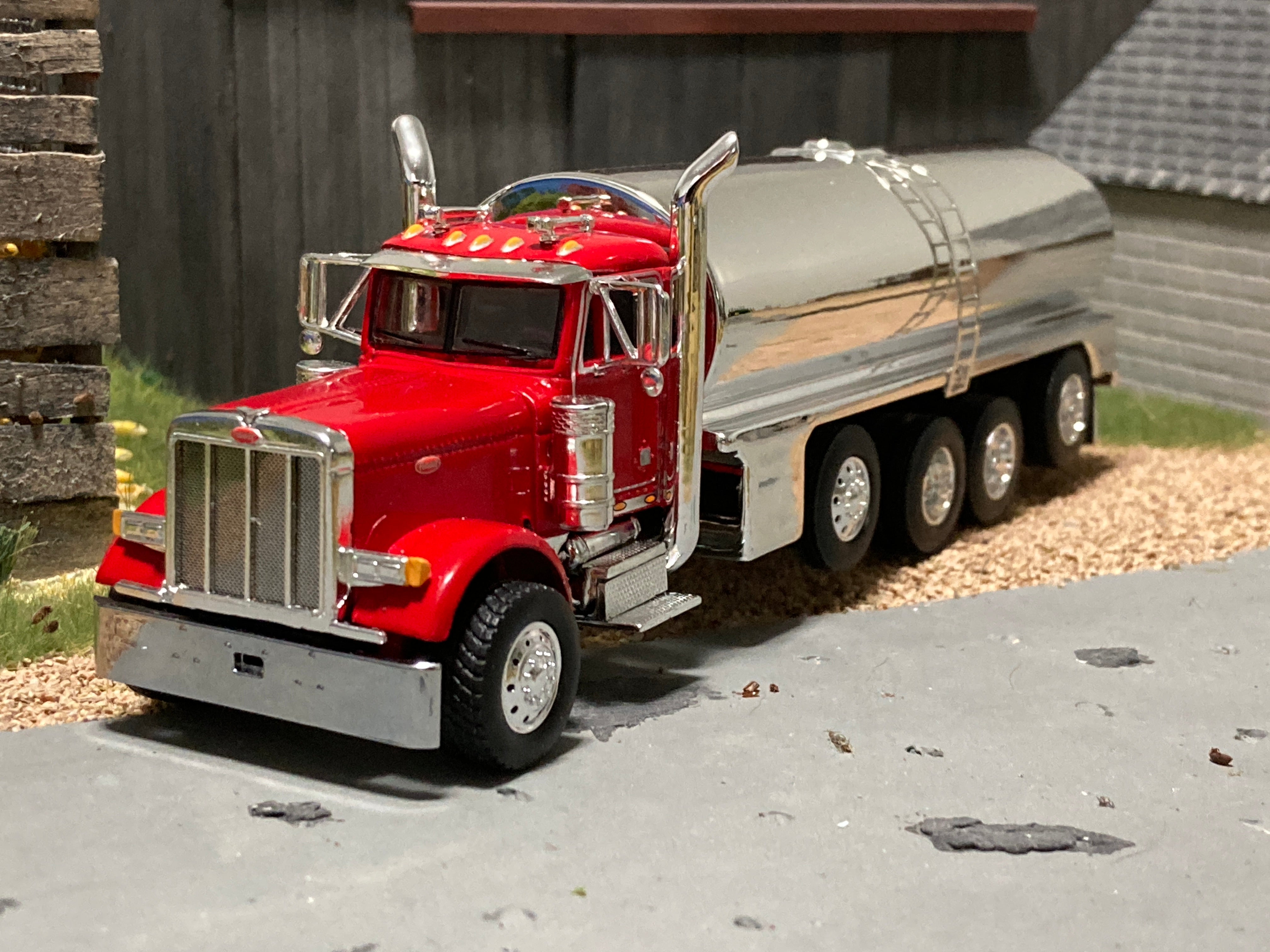 1/64 Milk Truck Quad Axle Peterbilt Truck Red – 2 Scale Fabrications