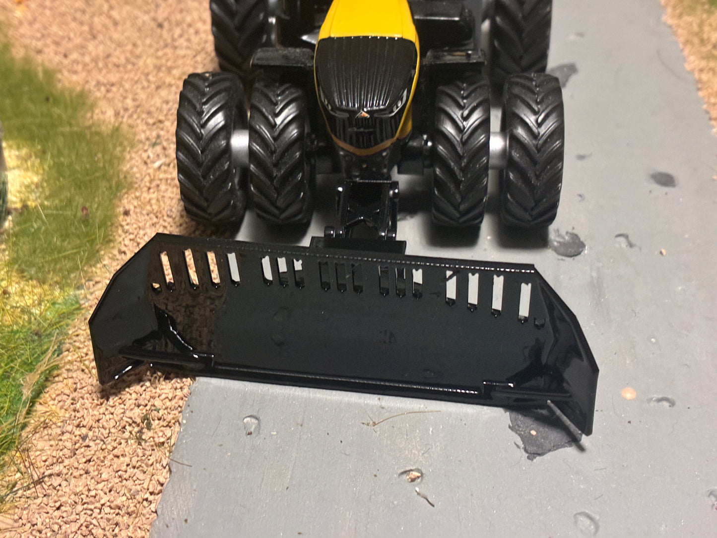 1/64 16’ Pivoting Silage Blade Straight Frame Tractors