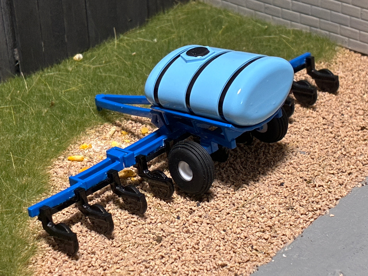 1/64 Blue Side Dresser 11 Row
