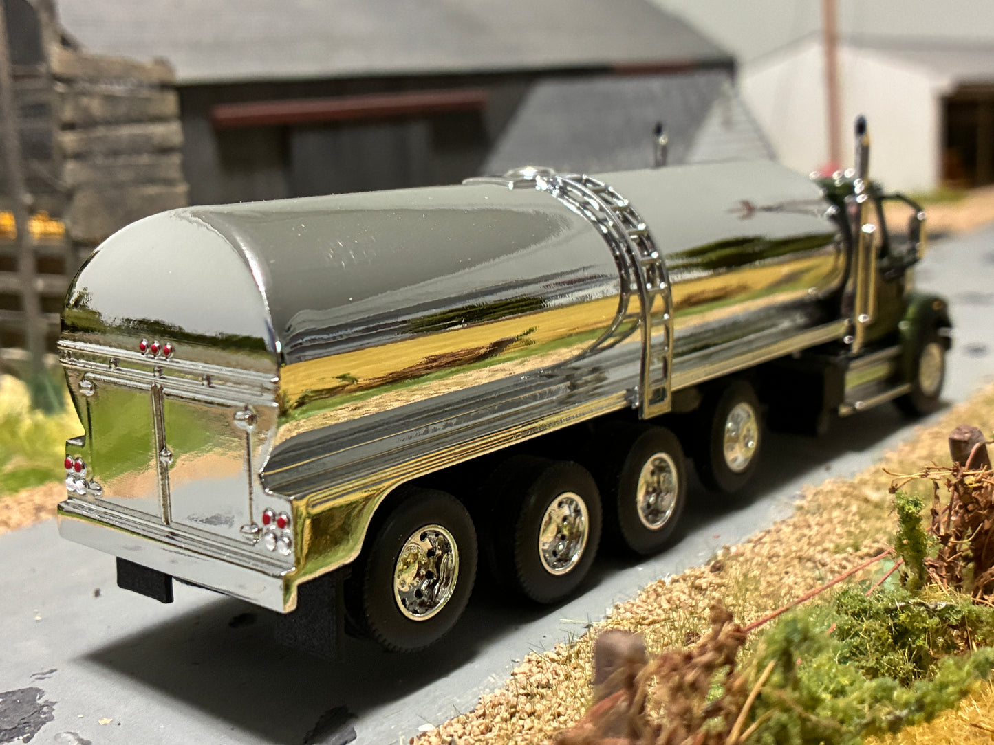 1/64 Milk Truck Quad Axle Western Star 47X Truck Green