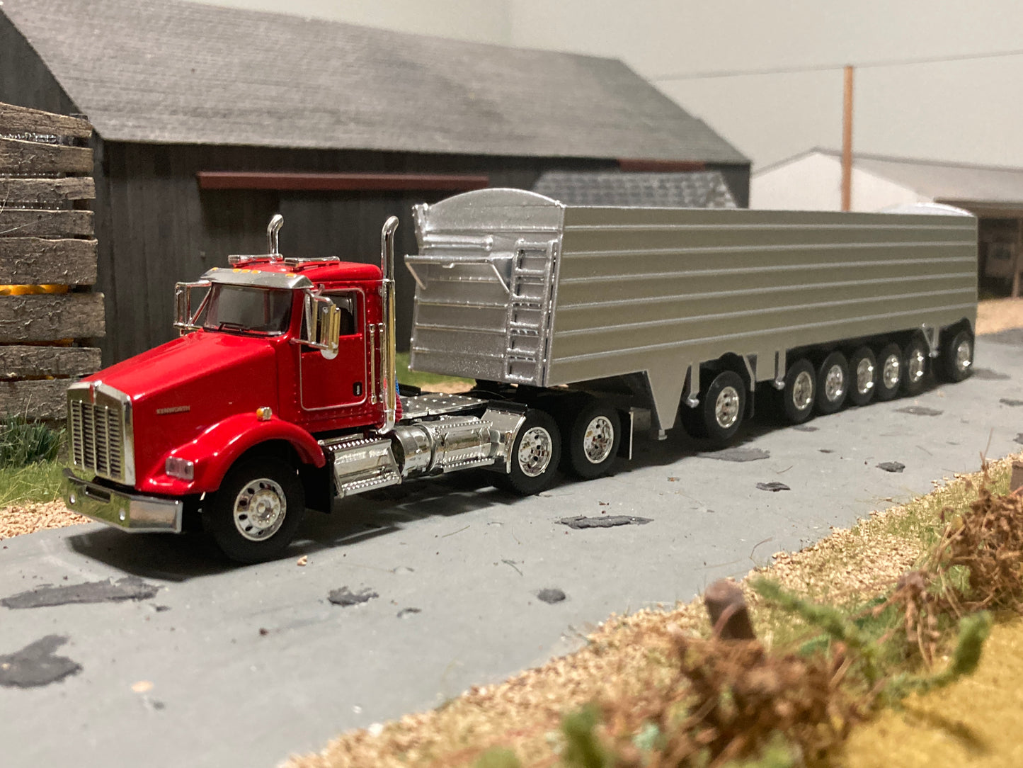 1/64 7 Axle 3 Hopper Grain Trailer for Semi Trucks