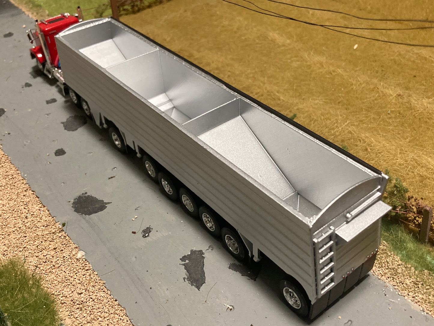 1/64 7 Axle 3 Hopper Grain Trailer for Semi Trucks