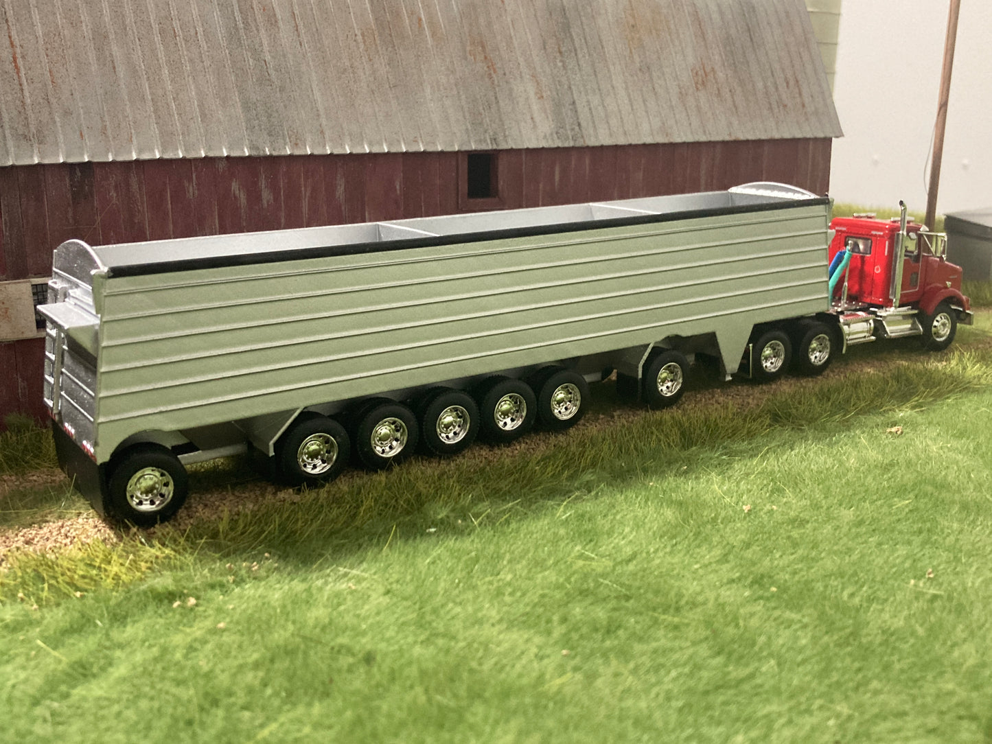 1/64 7 Axle 3 Hopper Grain Trailer for Semi Trucks