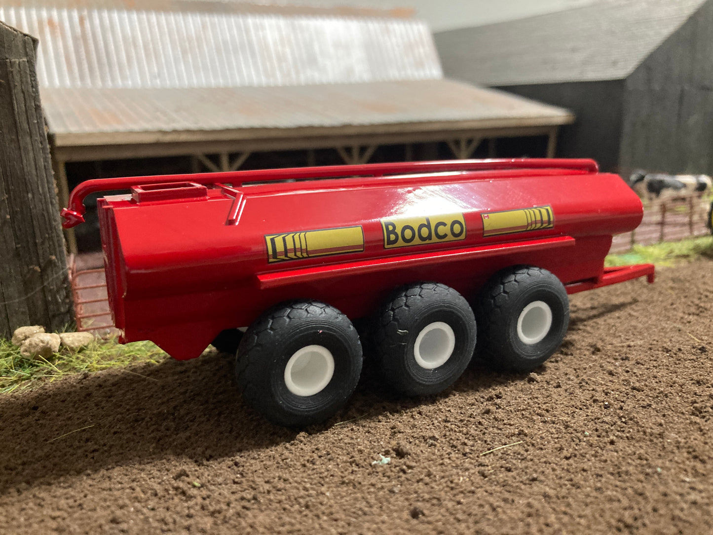 1/64 Bodco Manure Spreader 7,300 gallon Tri Axle