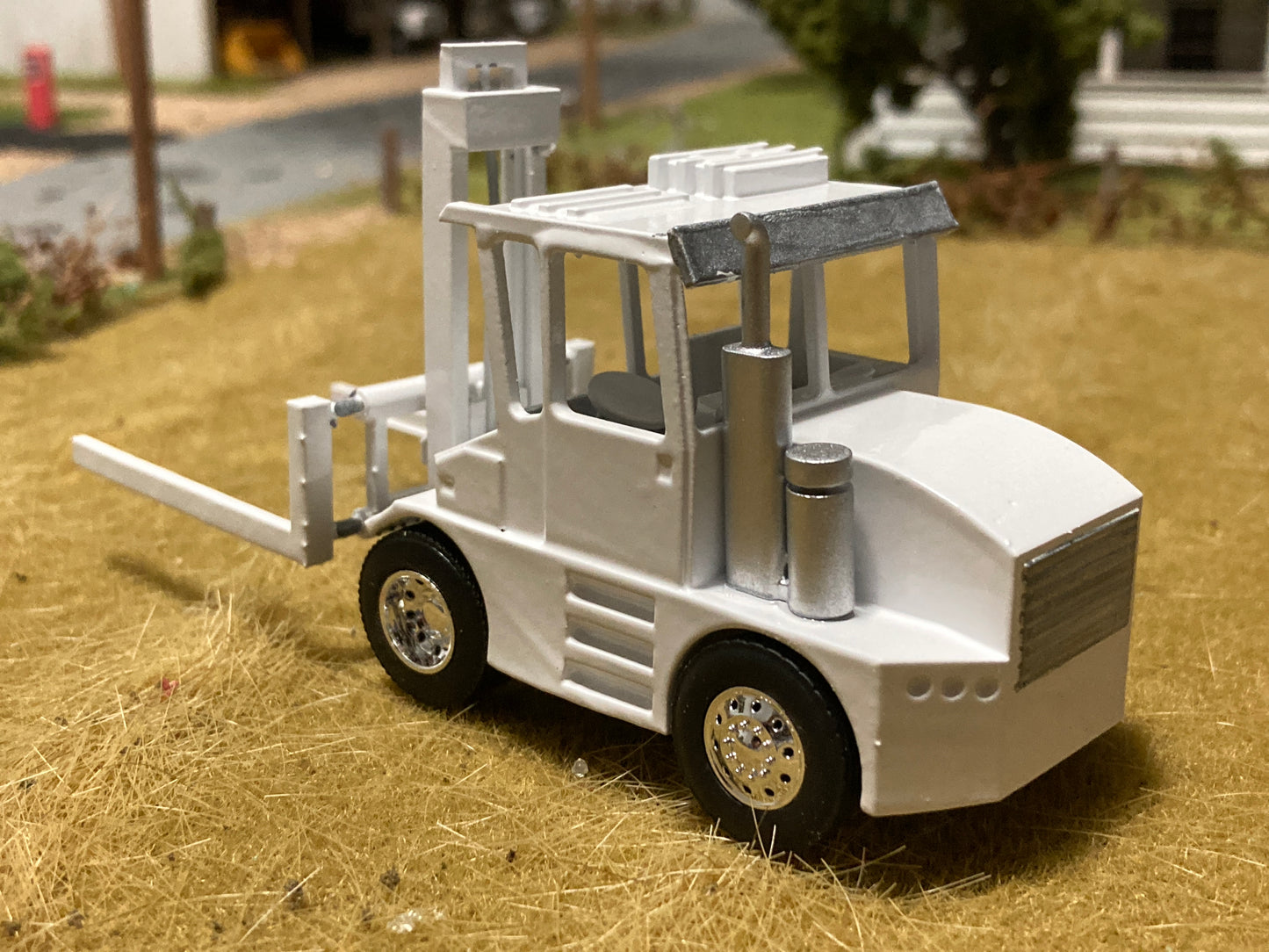 1/64 Hay Squeeze White
