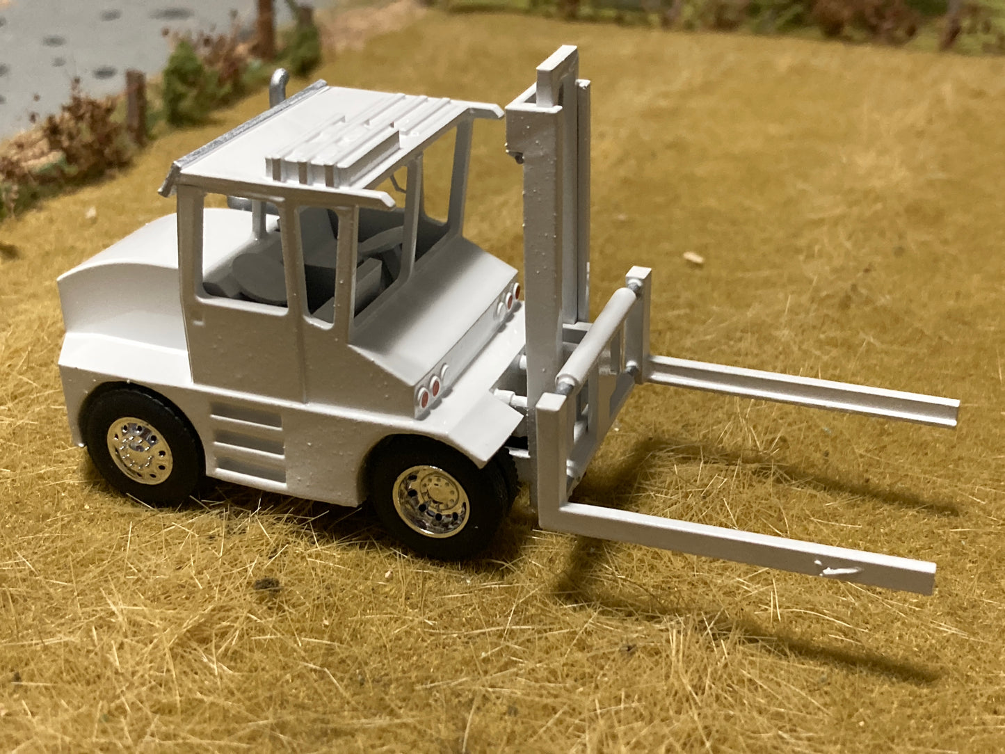 1/64 Hay Squeeze White