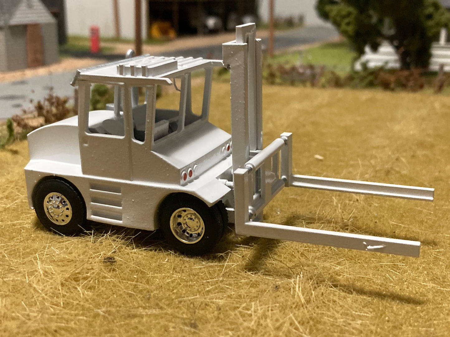 1/64 Hay Squeeze White
