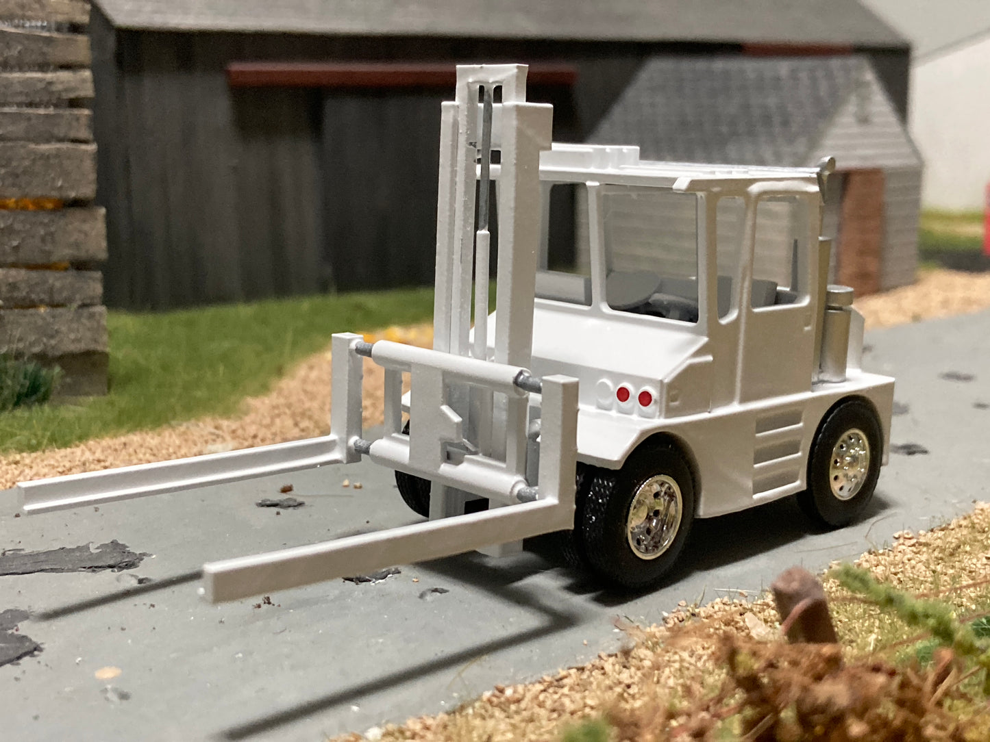 1/64 Hay Squeeze White