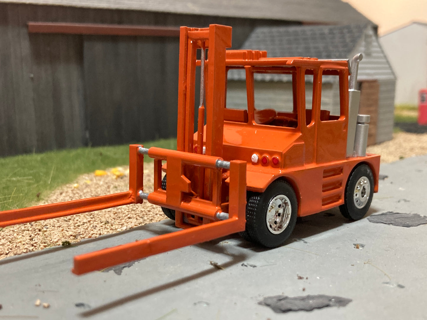 1/64 Hay Squeeze Orange
