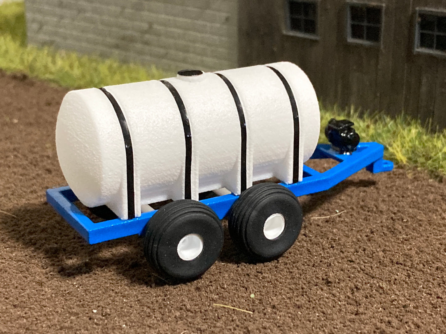 1/64 Liquid Fertilizer Tender Trailer Blue 1,050 Gallons (fits ball style hitch)