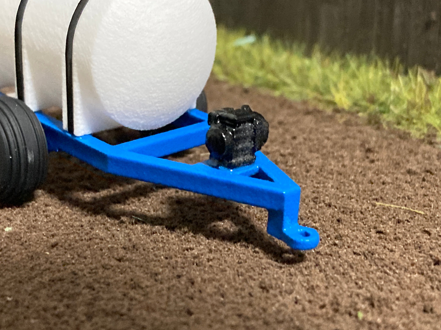 1/64 Liquid Fertilizer Tender Trailer Blue 1,050 Gallons (fits ball style hitch)