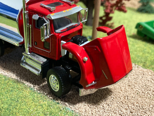 1/64 Milk Truck Quad Axle Kenworth T800 Truck Red