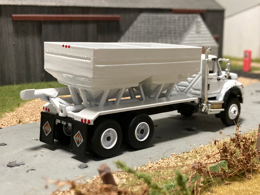 1/64 Fertilizer Tender 2 Hopper on International Workstar Tandem Axle Truck