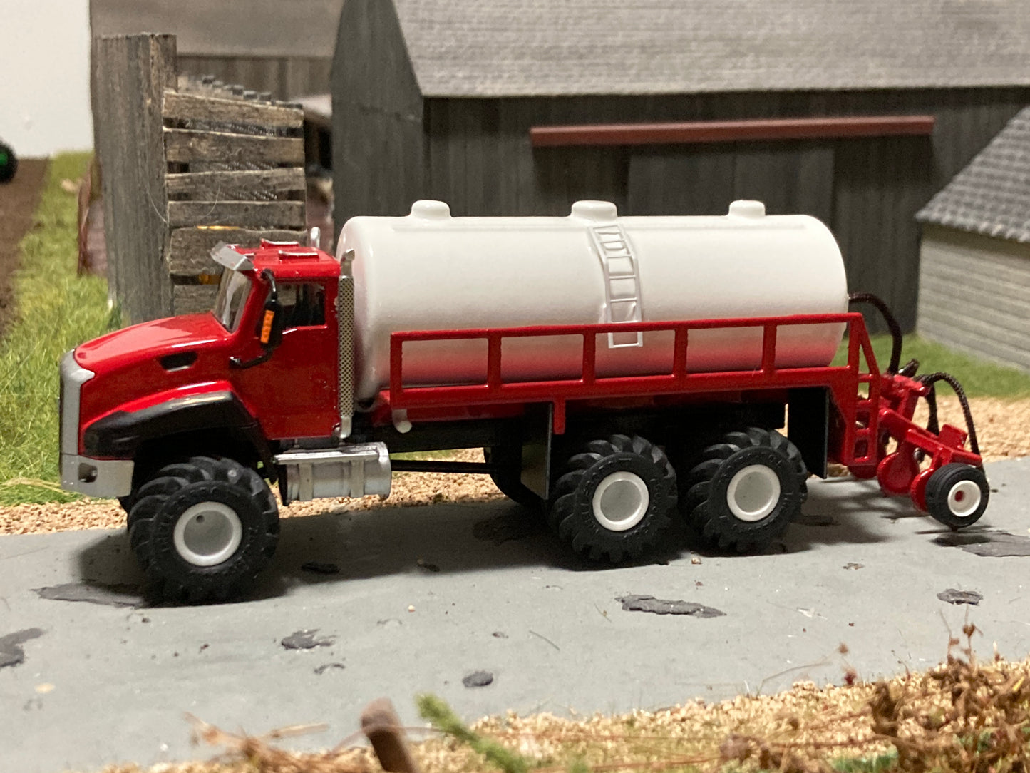 1/64 Cat CT660 Stahly Manure Injector Truck