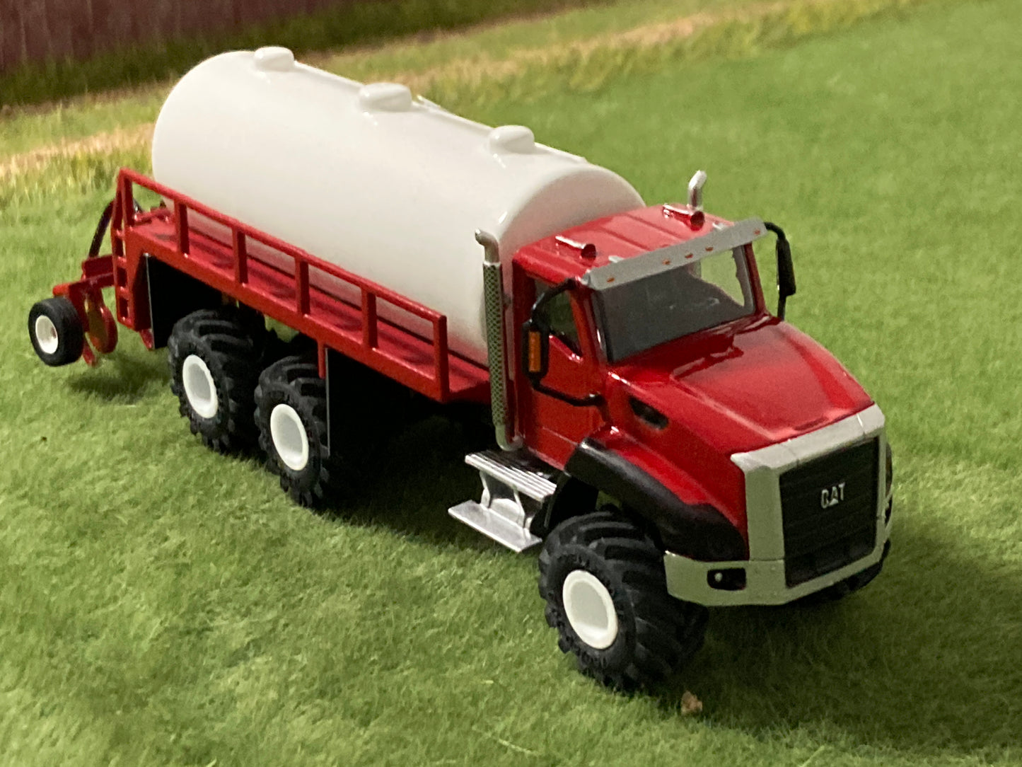 1/64 Cat CT660 Stahly Manure Injector Truck