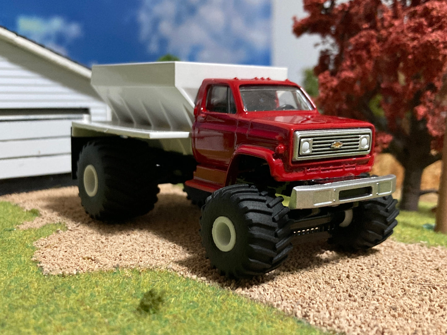 1/64 Chevy C60 Fertilizer Spreader Floater Truck Red