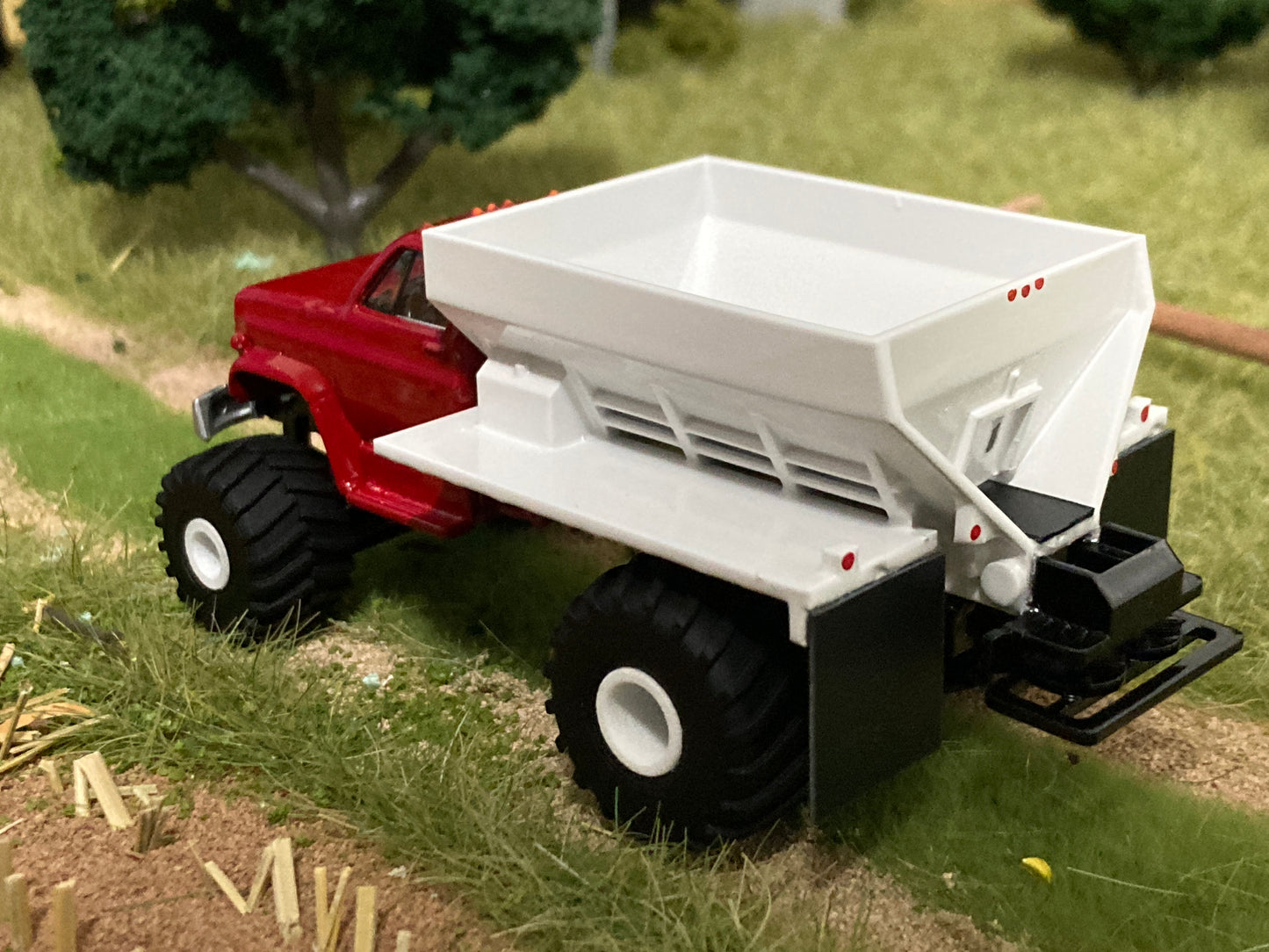 1/64 Chevy C60 Fertilizer Spreader Floater Truck Red
