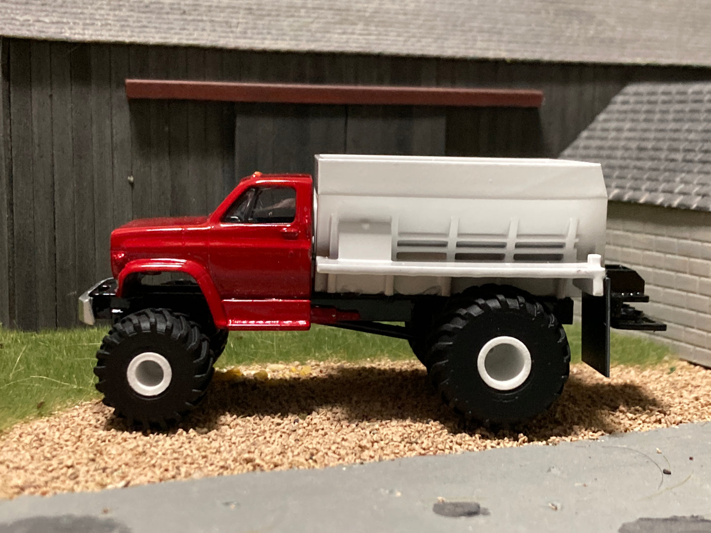 1/64 Chevy C60 Fertilizer Spreader Floater Truck Red