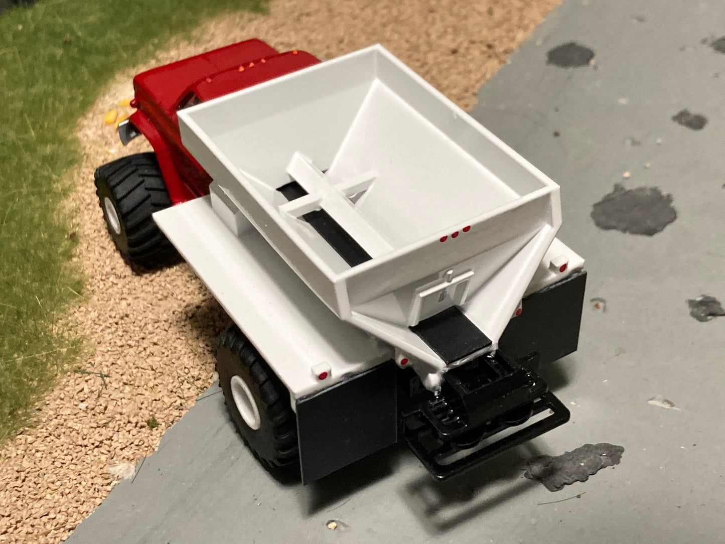 1/64 Chevy C60 Fertilizer Spreader Floater Truck Red