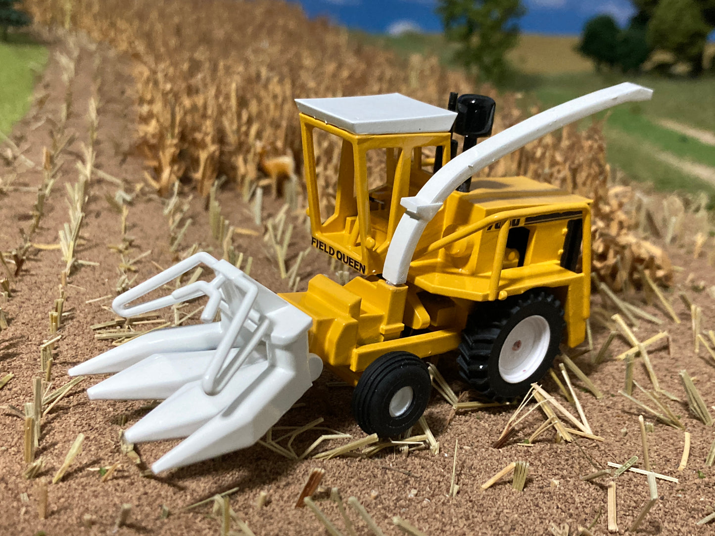 1/64 Field Queen 7650 Forage Harvester Yellow (with 2 Heads)