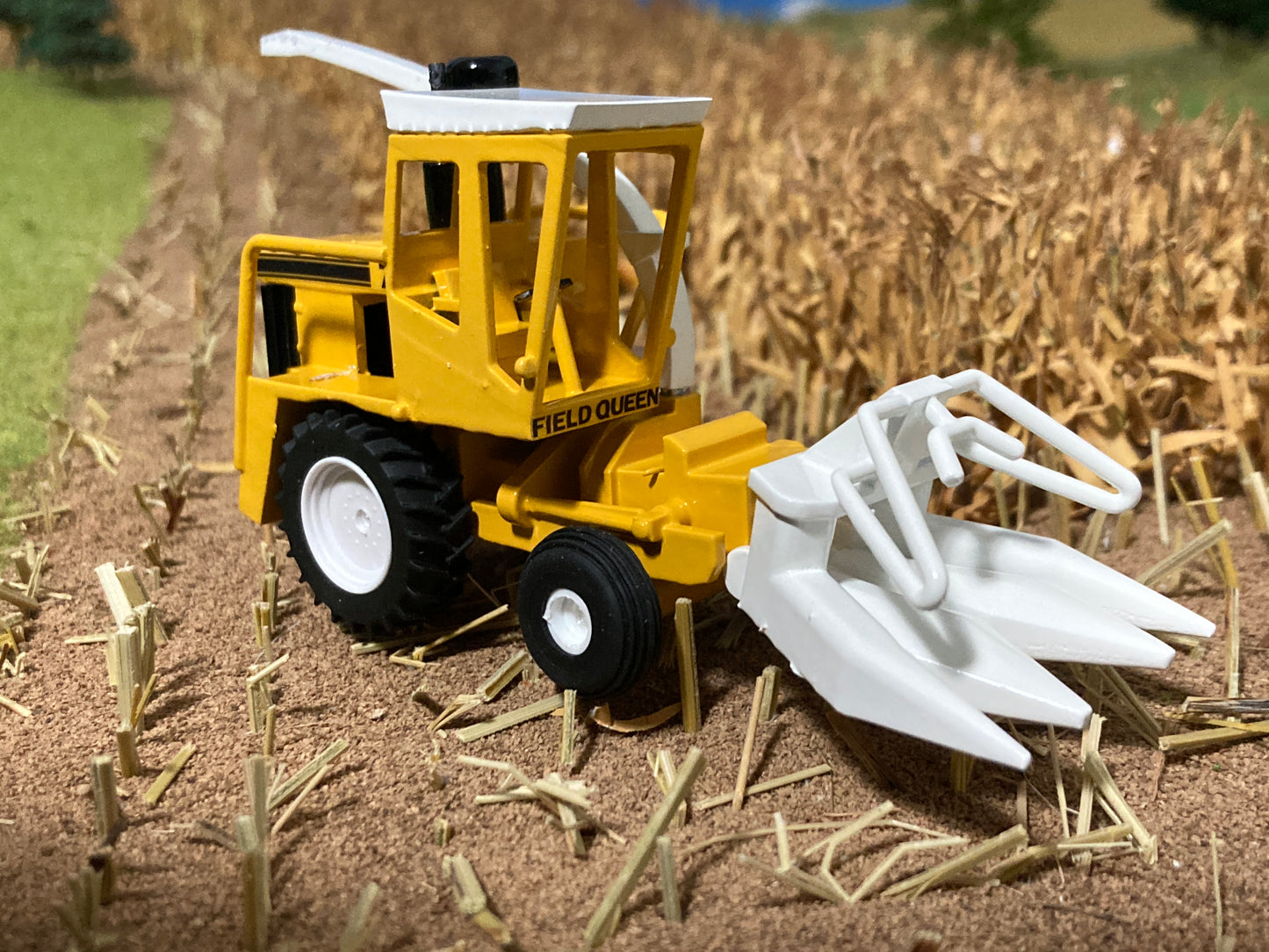 1/64 Field Queen 7650 Forage Harvester Yellow (with 2 Heads)