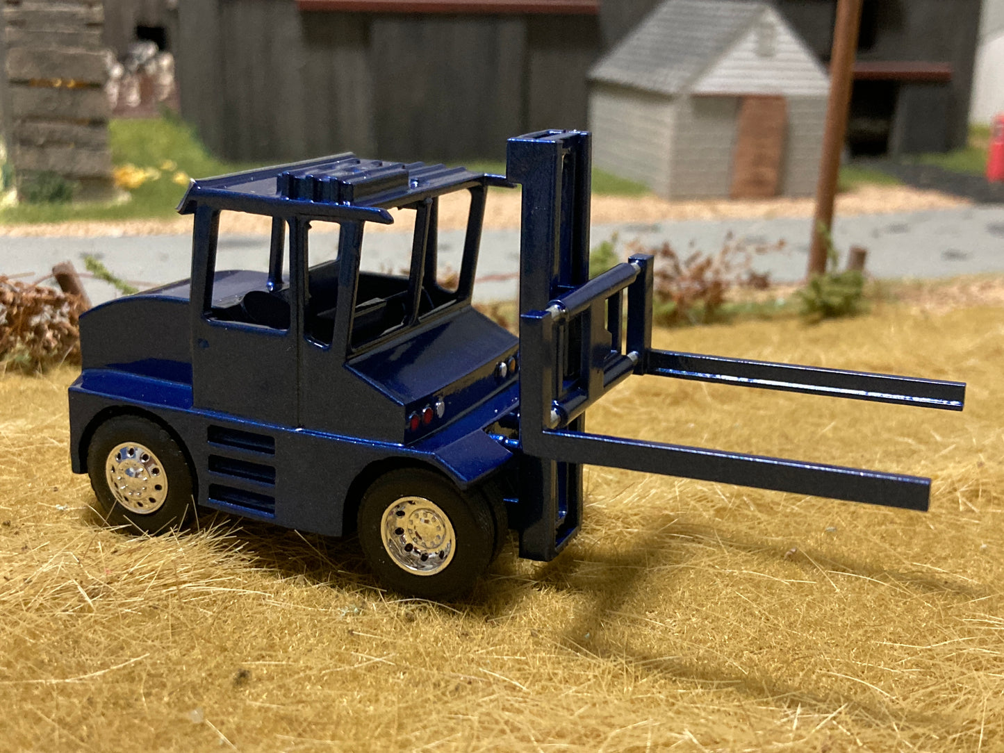1/64 Hay Squeeze Blue