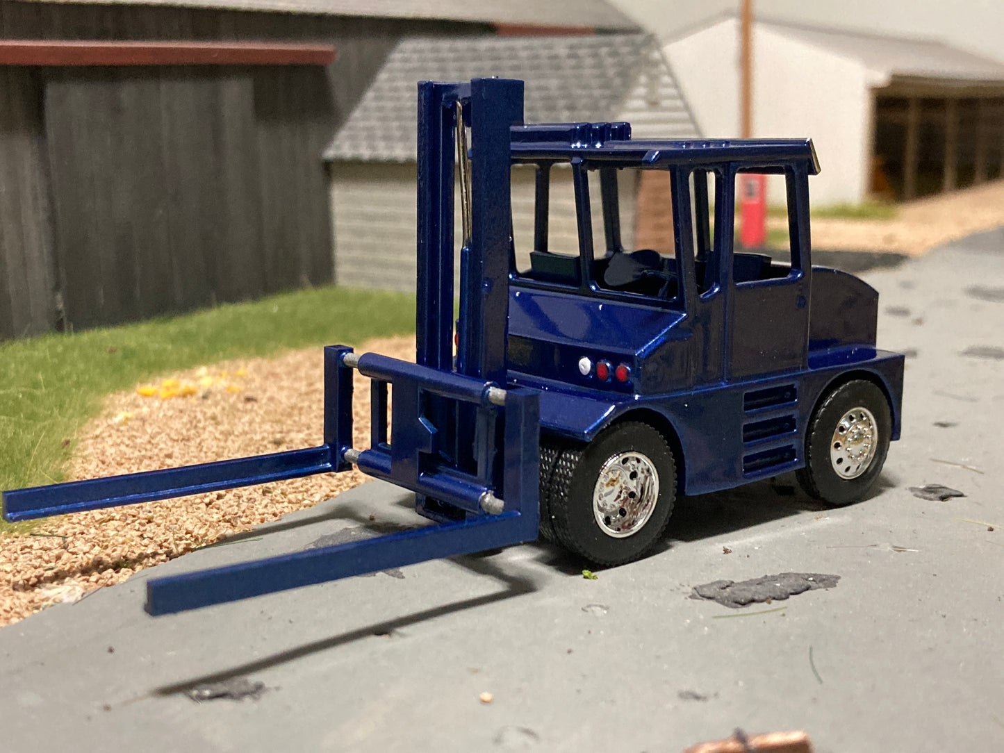 1/64 Hay Squeeze Blue