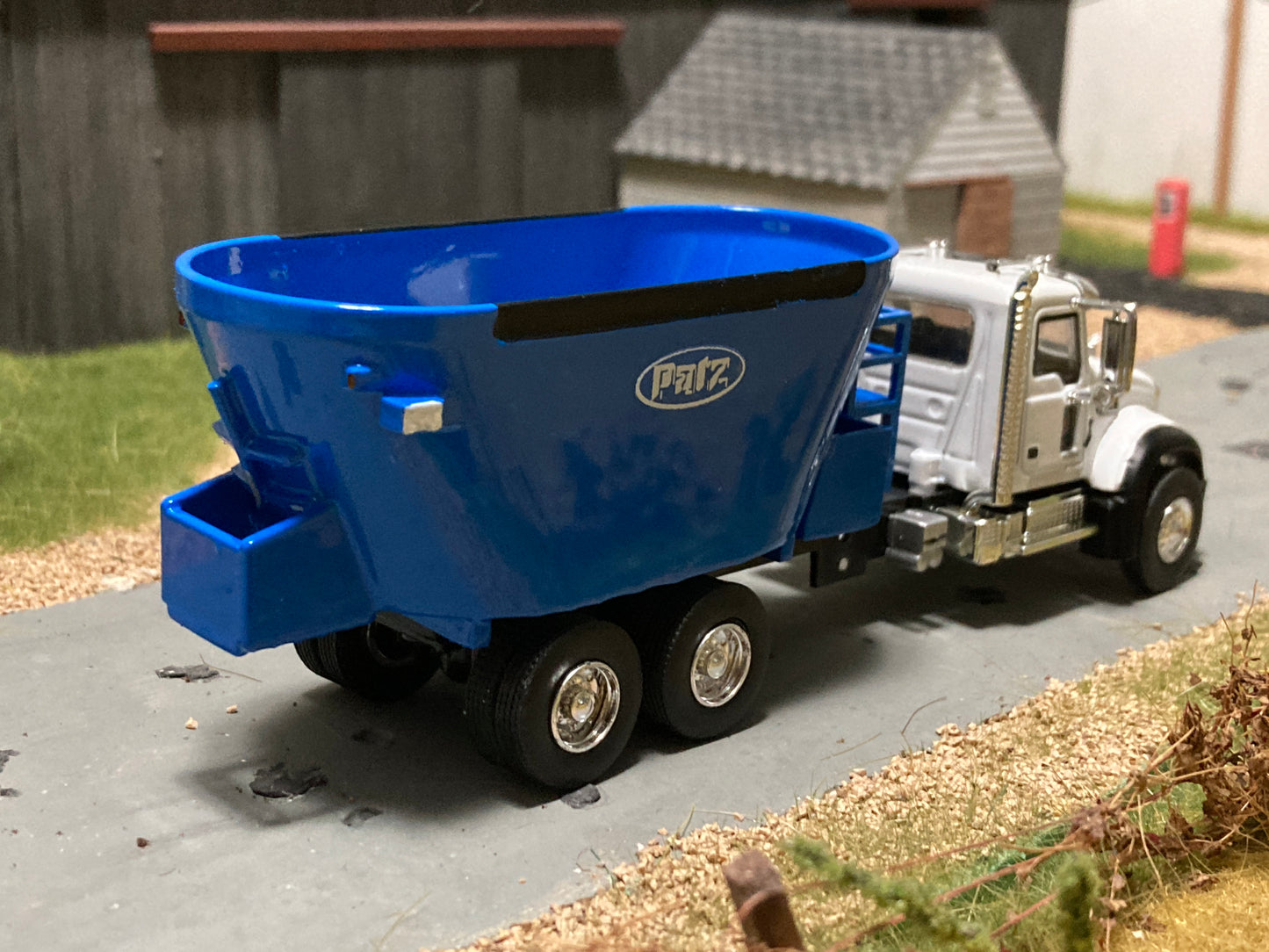 1/64 Vertical Feed Twin Screw Blue on White Mack Granite Truck