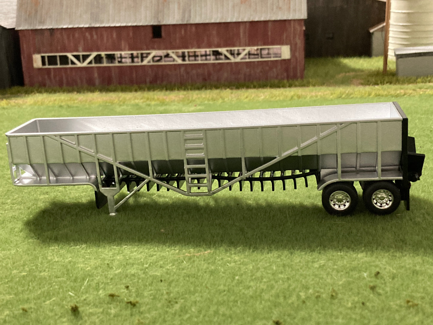 1/64 Live Bottom Belt Trailer Tandem Axle Black Door