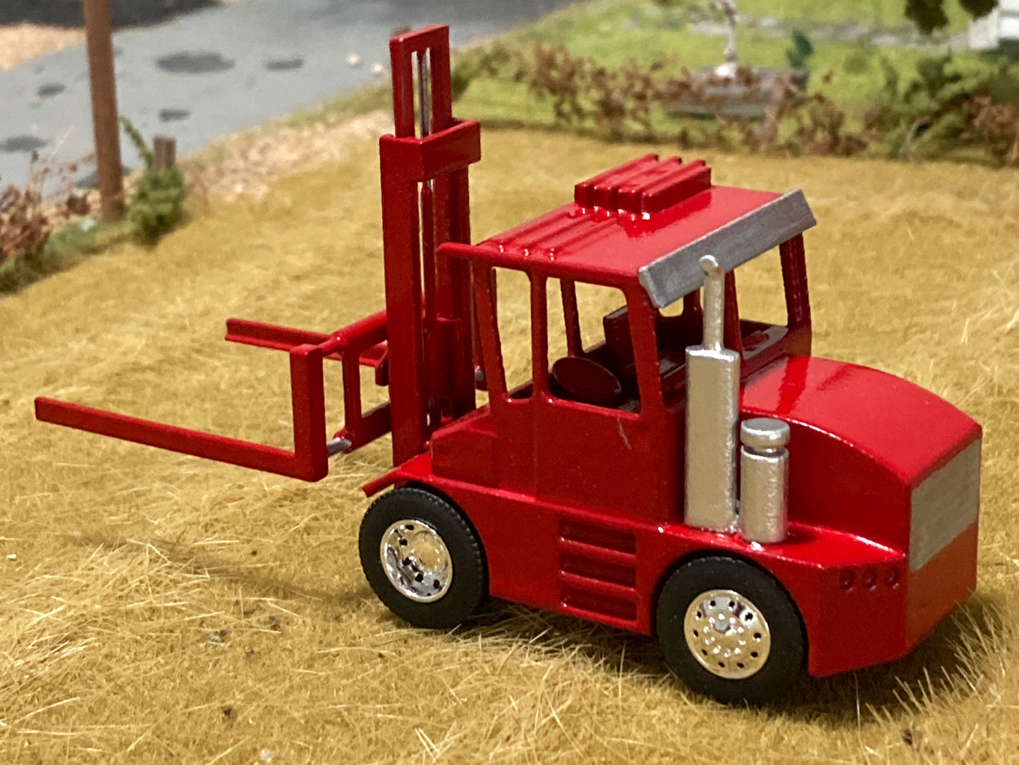 1/64 Hay Squeeze Red