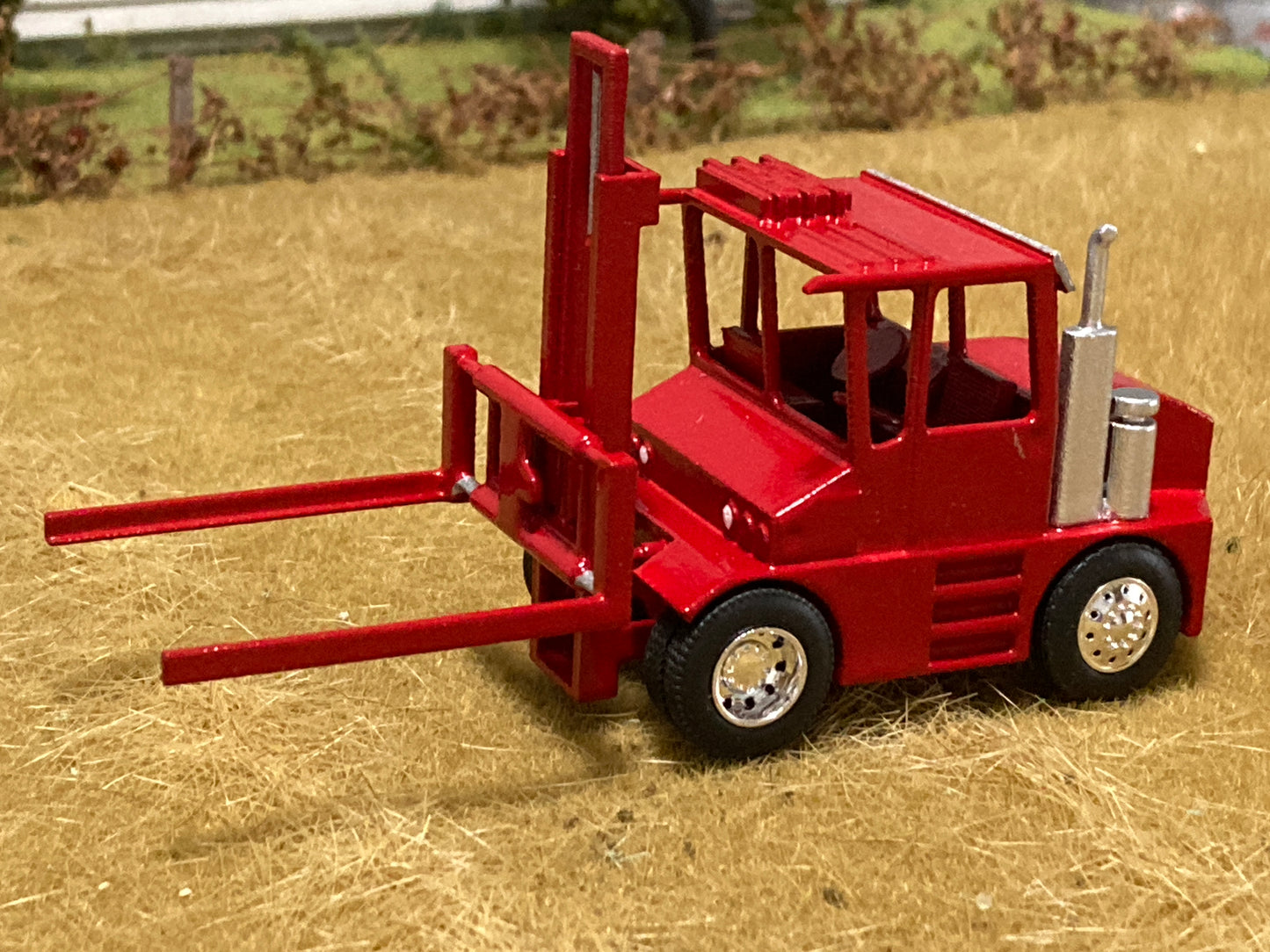 1/64 Hay Squeeze Red