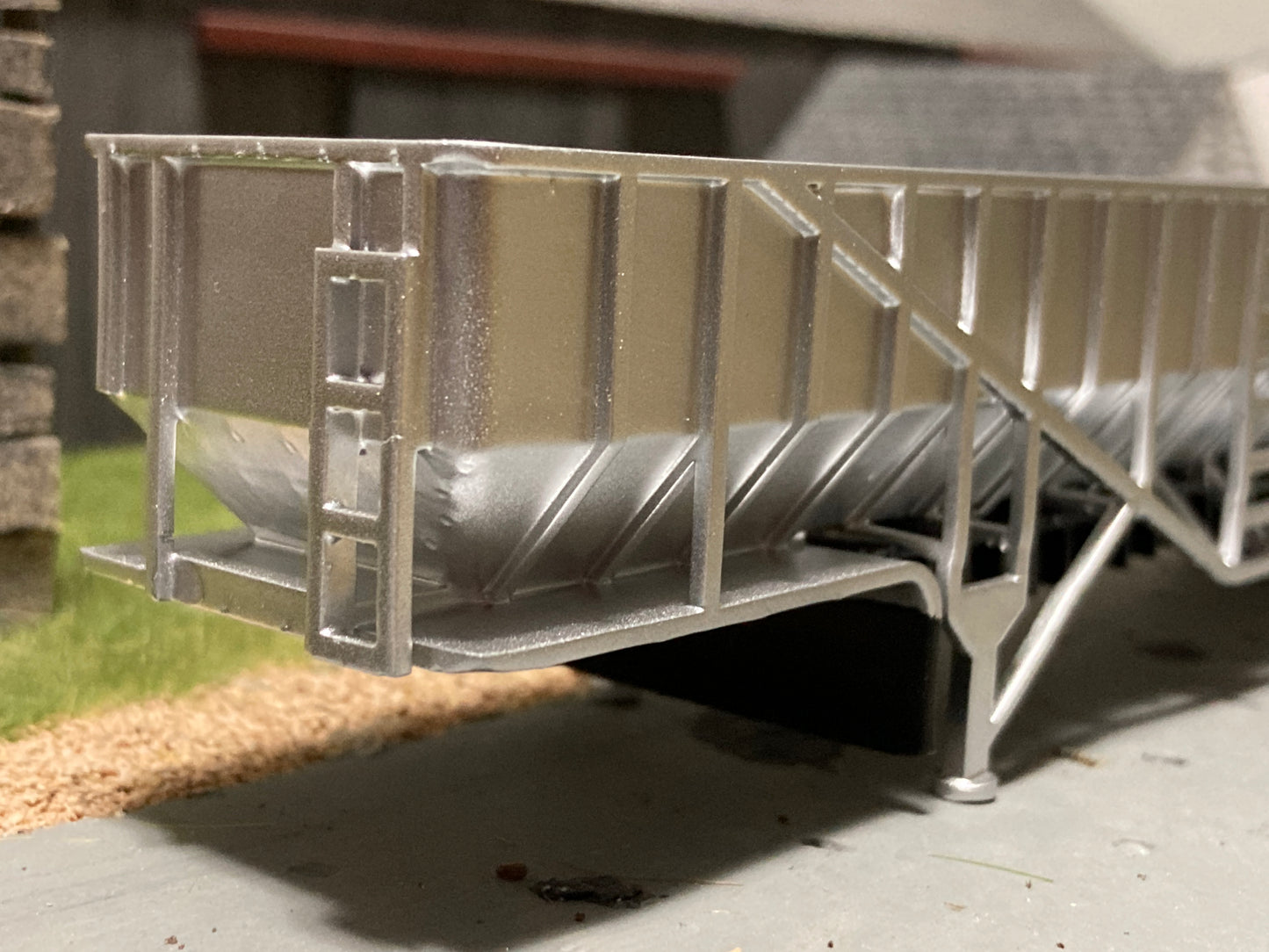 1/64 Live Bottom Belt Trailer Tandem Axle Black Door