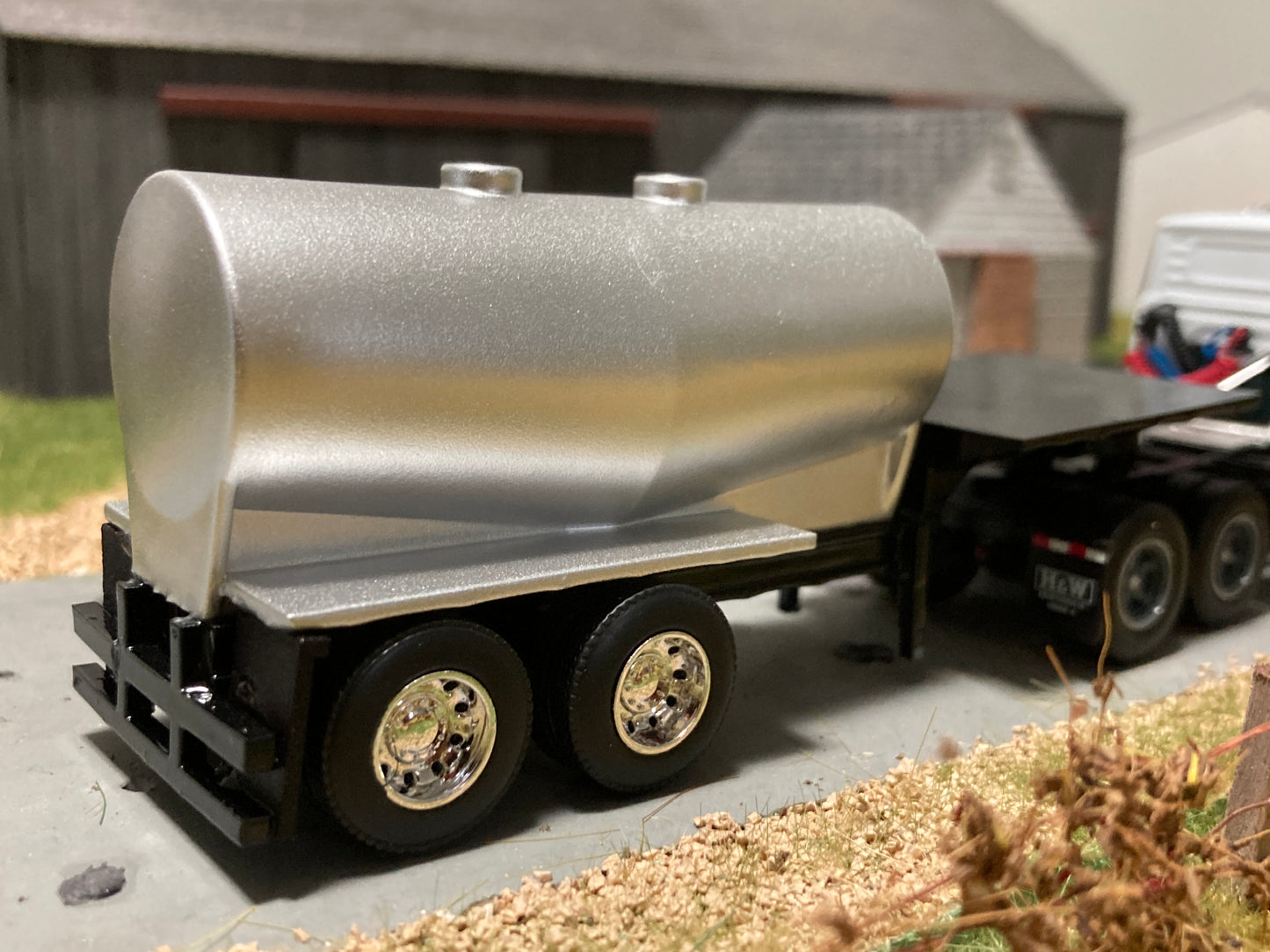1/64 Liquid Fertilizer Tender Trailer 3,250 gallons