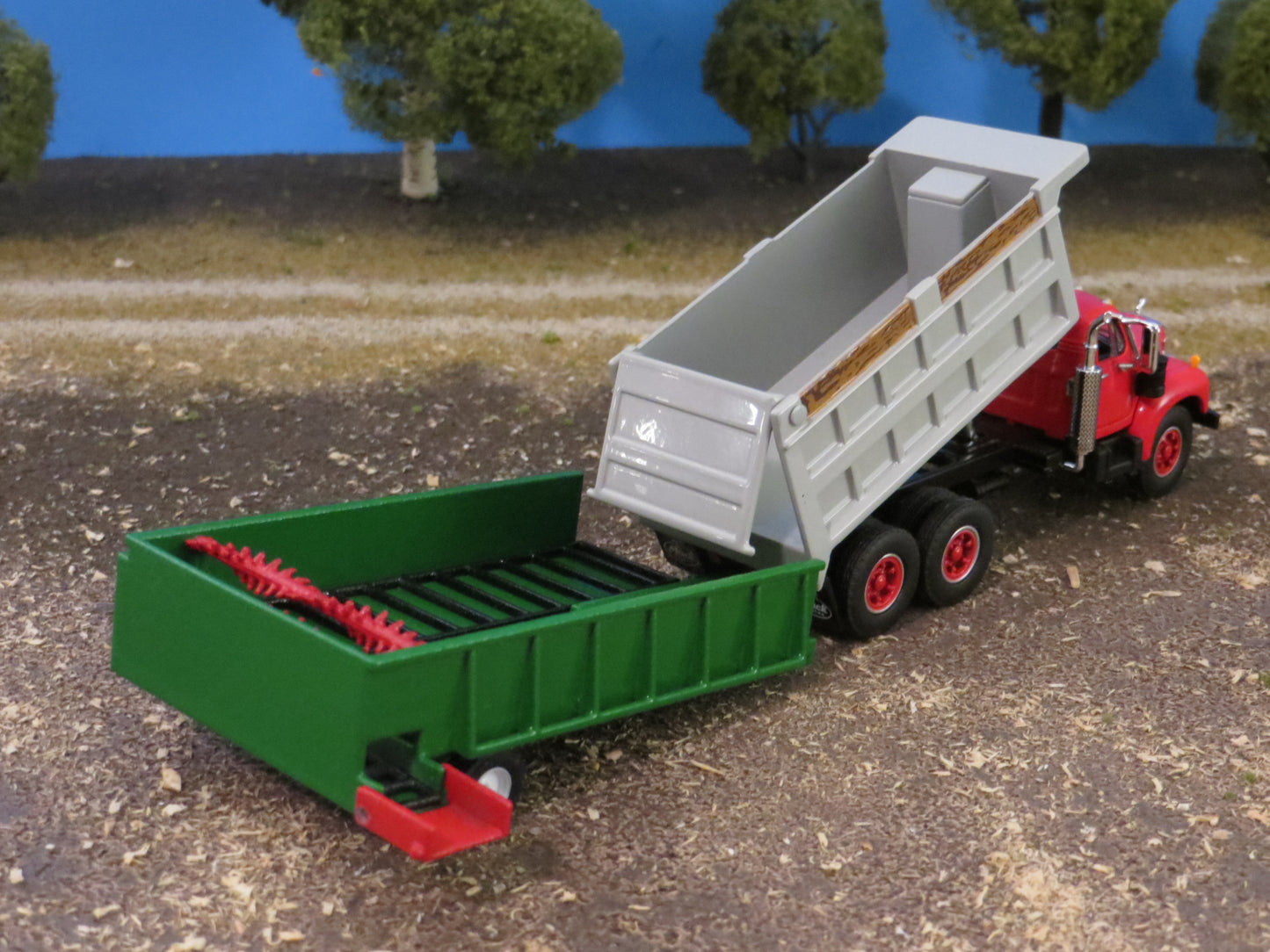 1/64 Balzer Silage Table (left side unload)