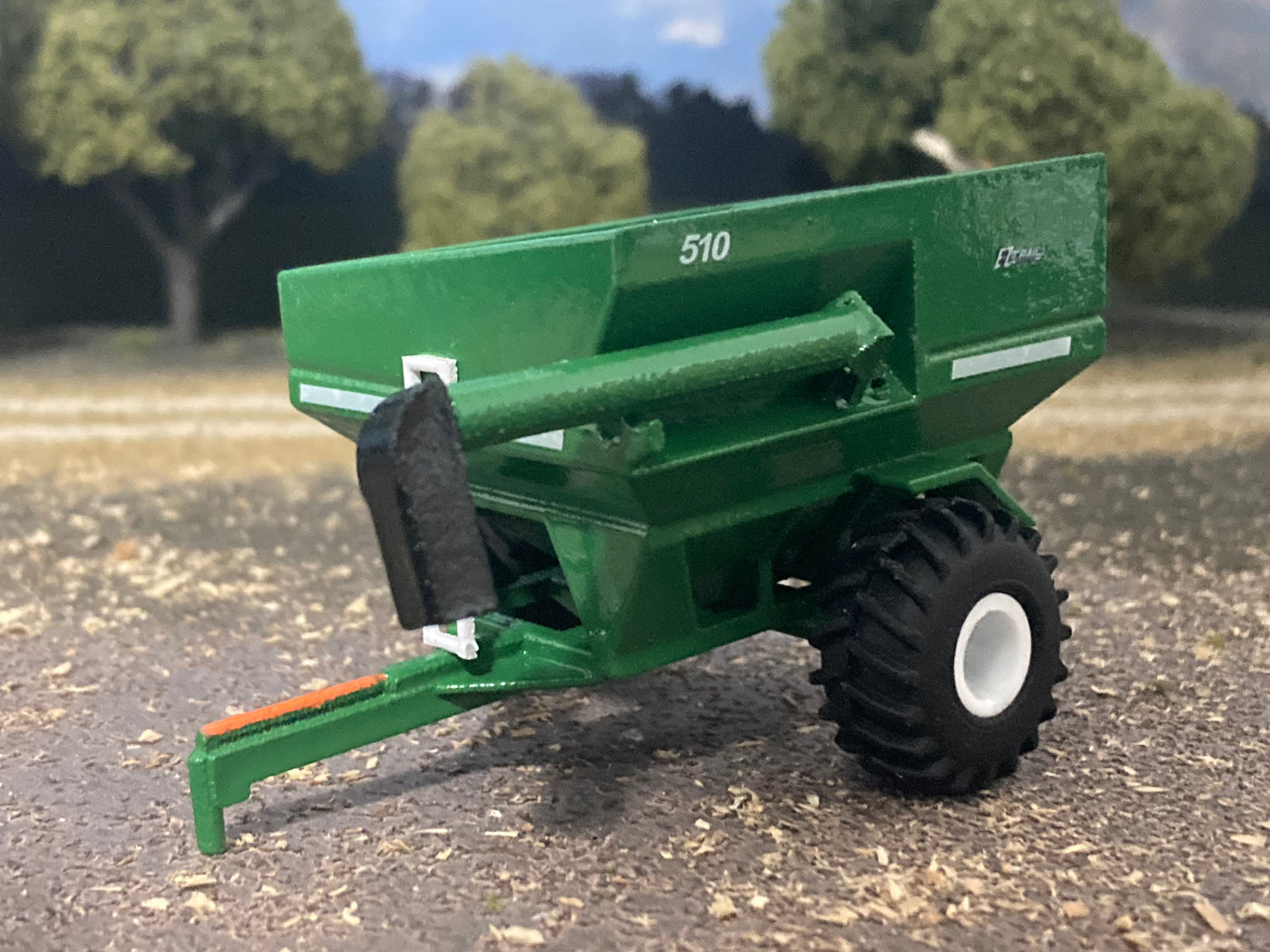1/64 EZ Trail 510 Grain Cart Green Tractor Tread Tires