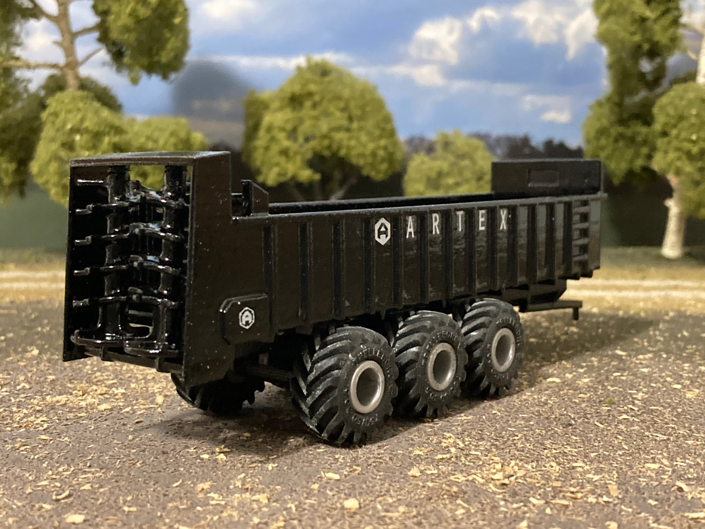1/64 Artex CB1200 Manure Spreader Black