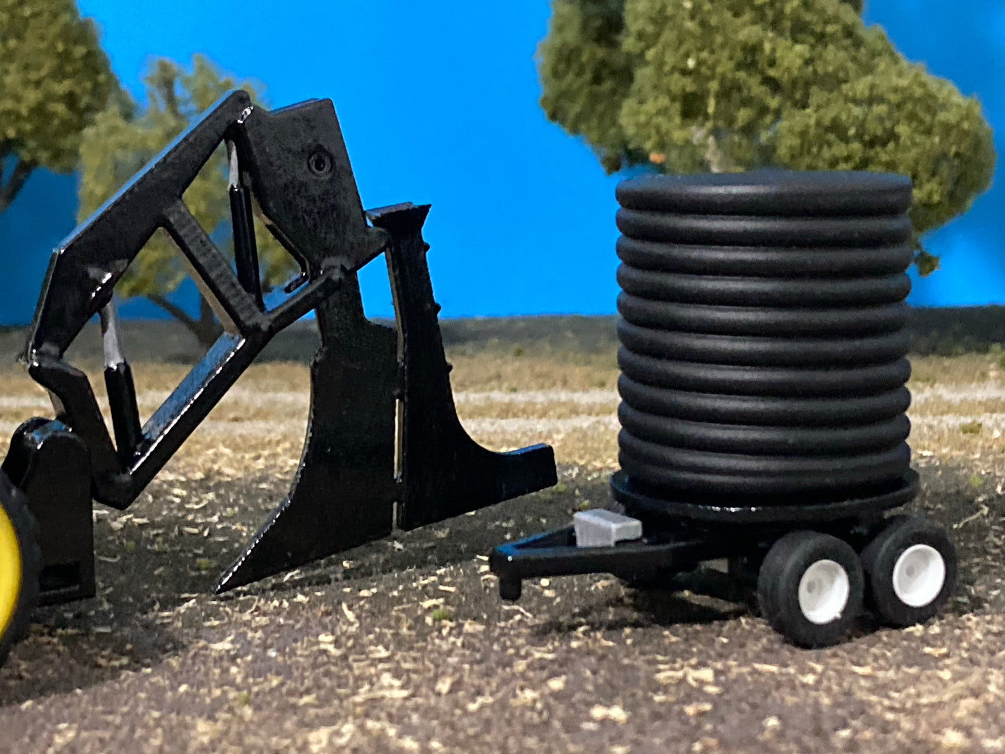 1/64 Tile Plow Set w/ Tile Roll and Stringer Cart (black)