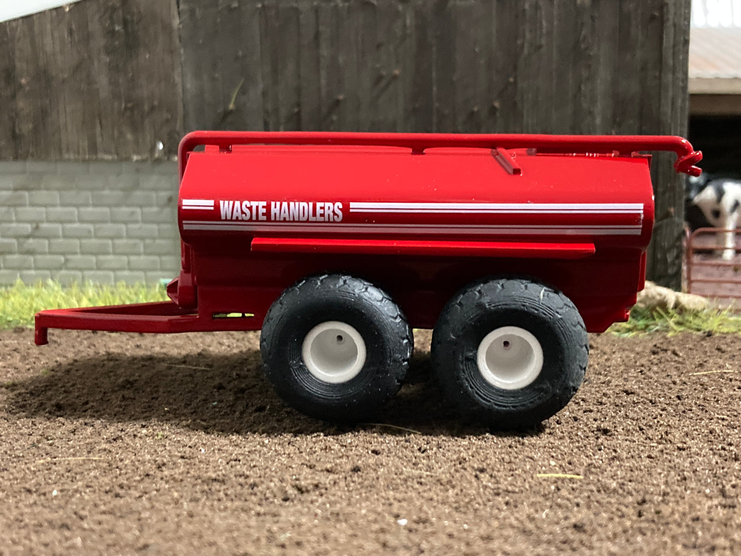 1/64 Waste Handler Manure Spreader 4,000 gallons
