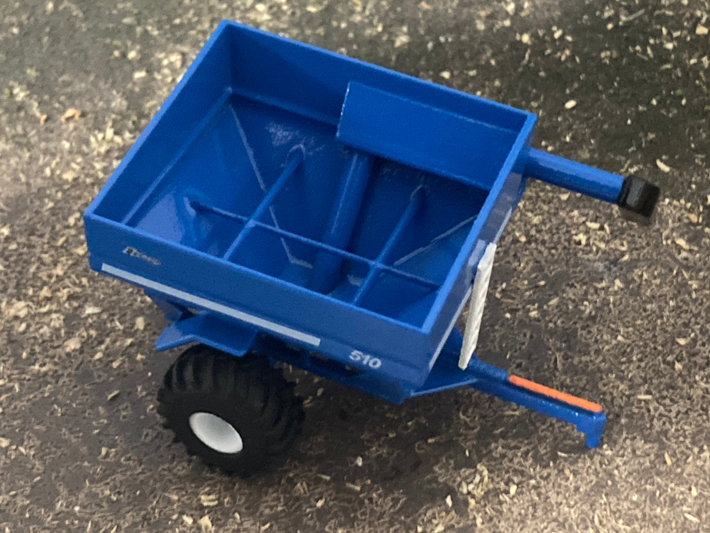 1/64 EZ Trail 510 Grain Cart Blue Tractor Tread Tires