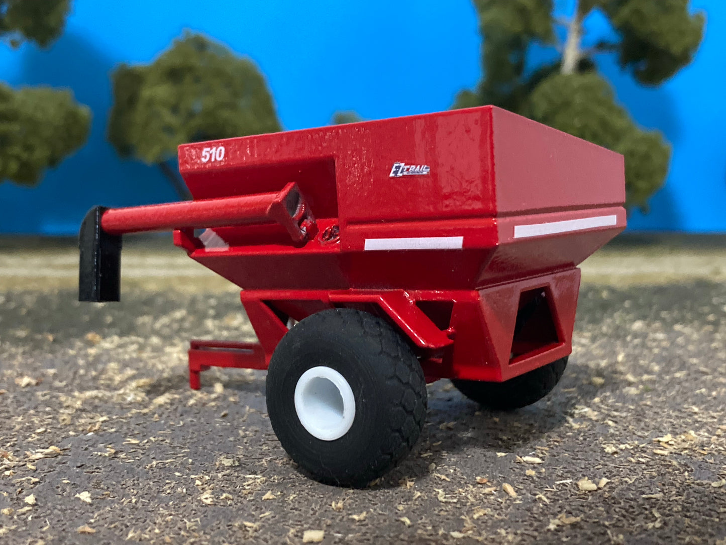 1/64 EZ Trail 510 Grain Cart Red