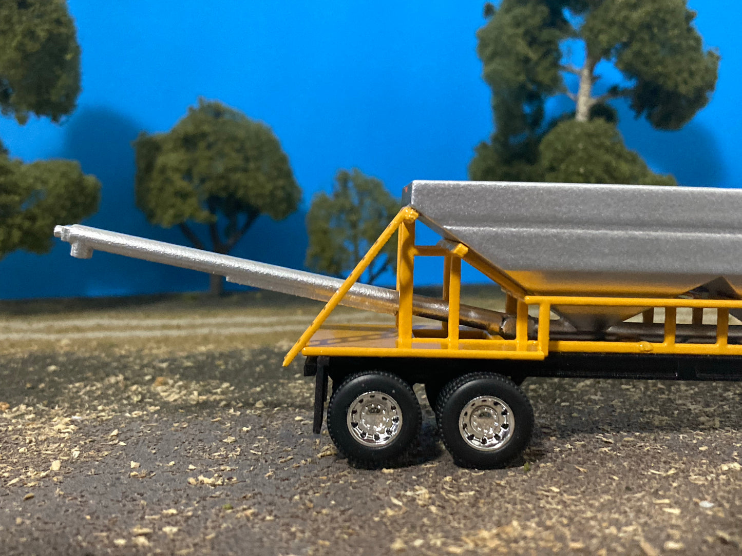 1/64 Rear Discharge Fertilizer Tender Trailer