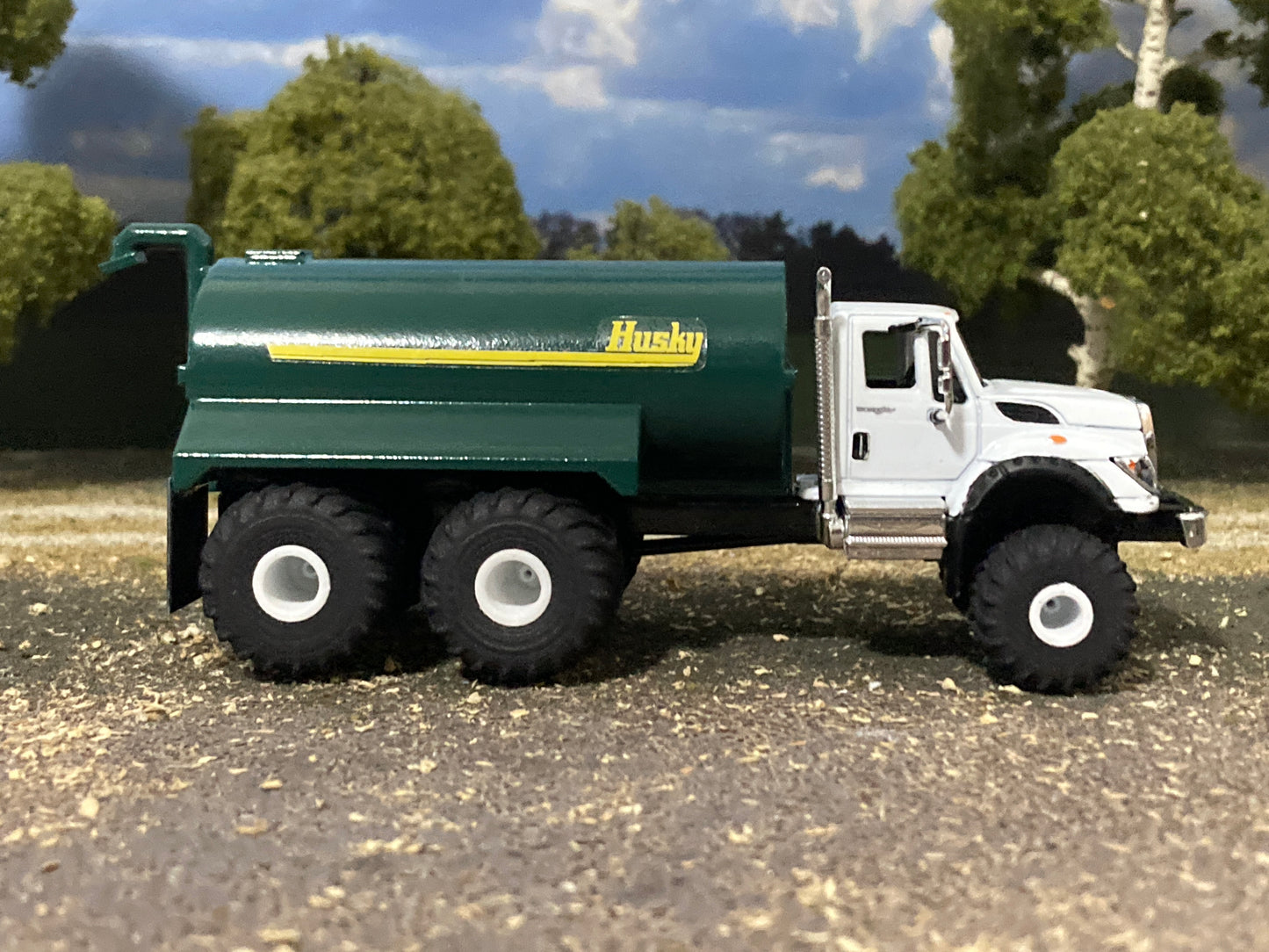 1/64 IH Workstar Floater Husky Manure Spreader Truck