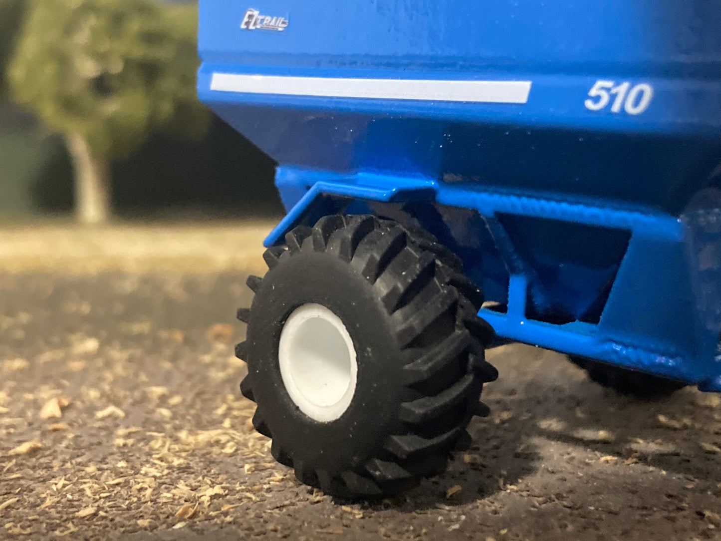 1/64 EZ Trail 510 Grain Cart Blue Tractor Tread Tires