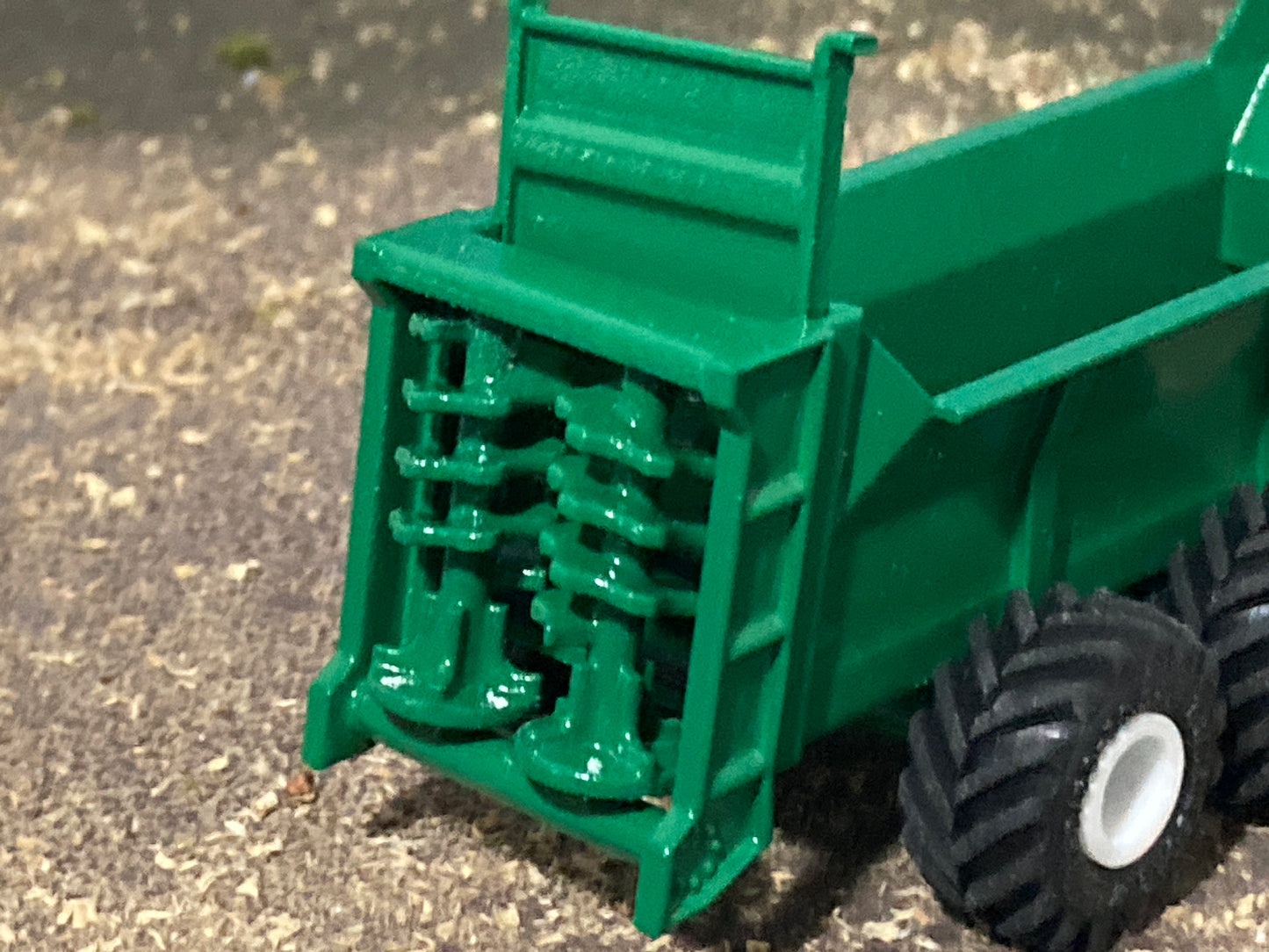 1/64 Pik Rite HP-500 Manure Spreader