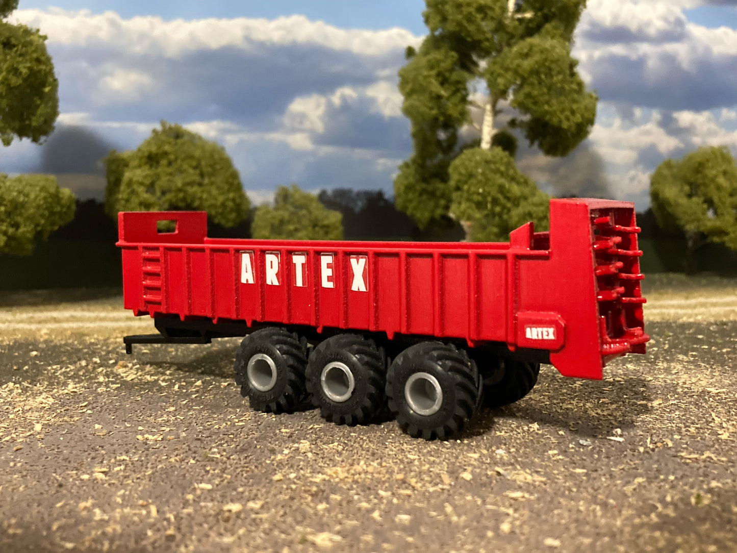 1/64 Artex CB1200 Manure Spreader Red