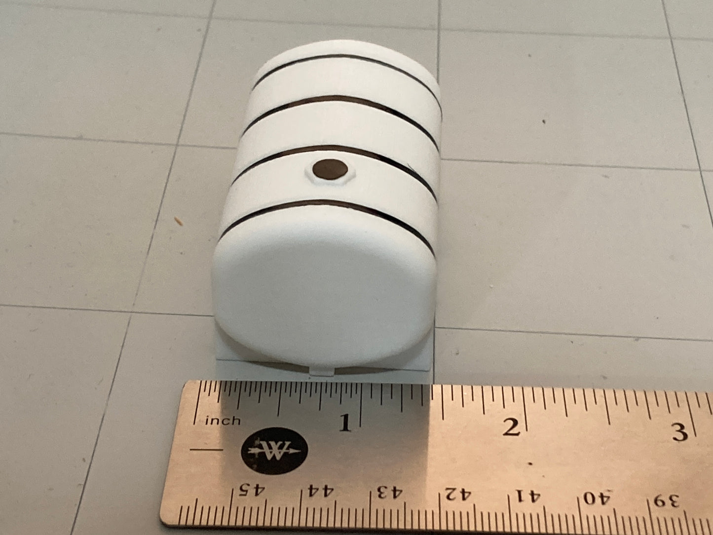 1/64 3,250 Gallon Leg Tank