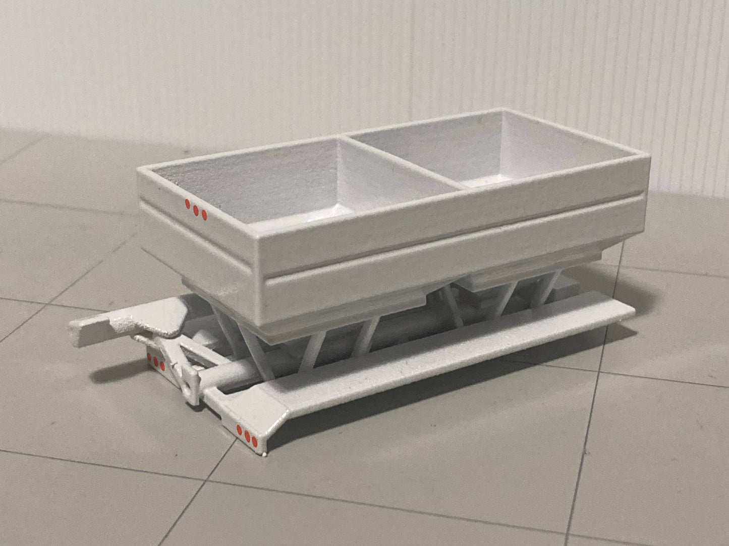 1/64 Fertilizer Tender 2 Hopper