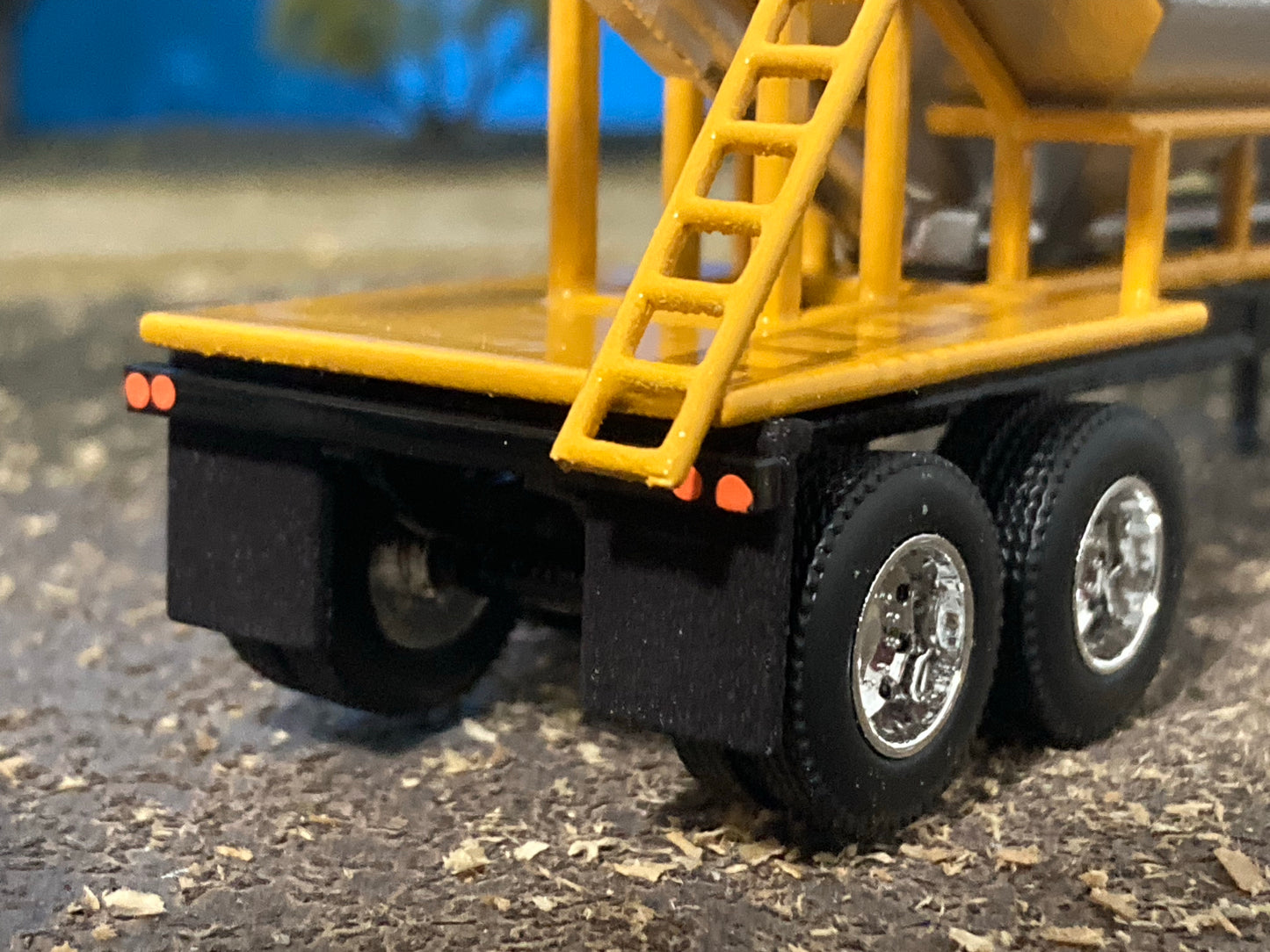 1/64 Rear Discharge Fertilizer Tender Trailer