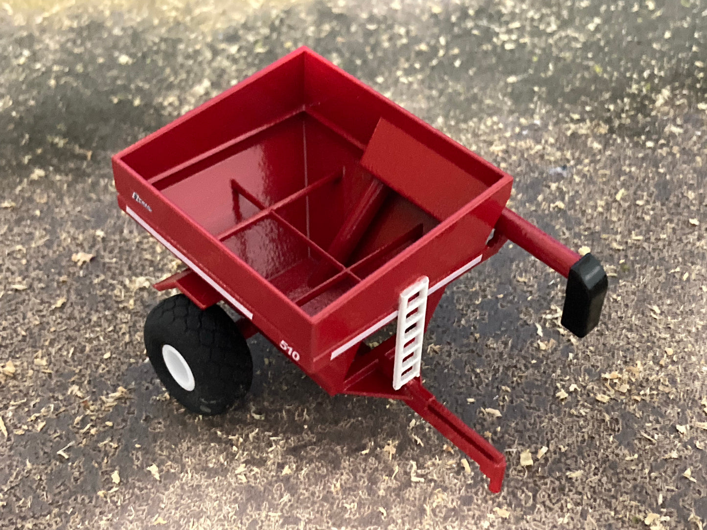 1/64 EZ Trail 510 Grain Cart Red