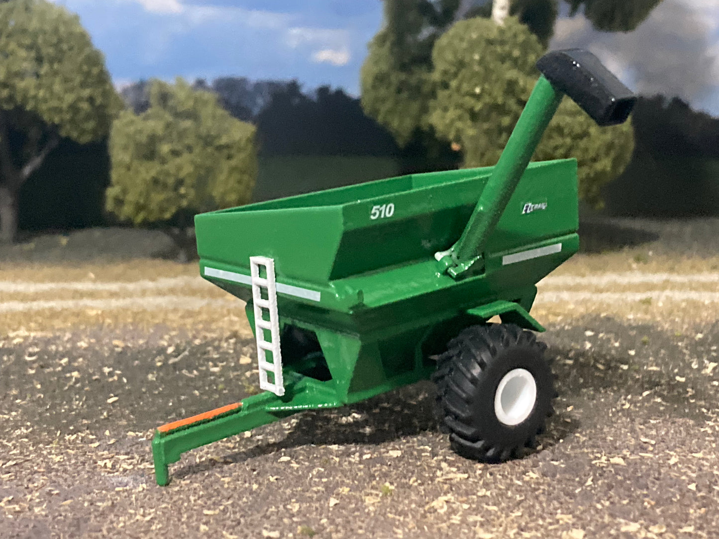 1/64 EZ Trail 510 Grain Cart Green Tractor Tread Tires